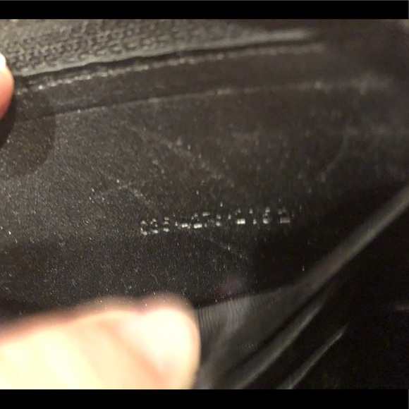 Authentic GUCCI brown zippy zip around wallet - Picture 9 of 9